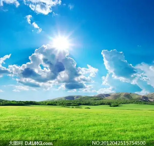 蓝天白云阳光山坡风景摄影高清图片