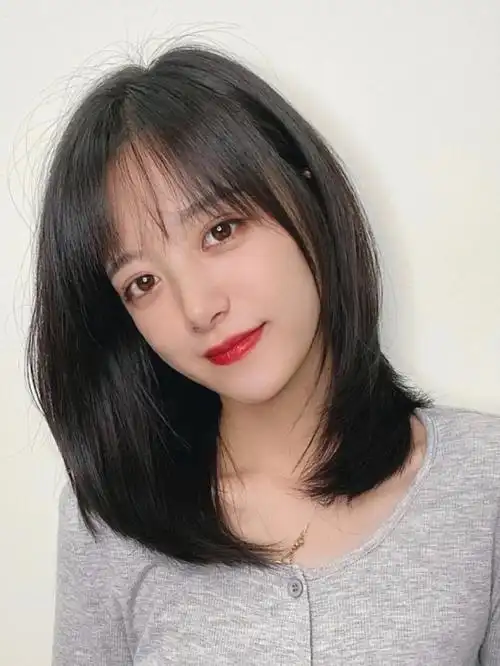 女士中短发  #女士中长发发型修饰脸型锁骨发锁骨发发型 女士中