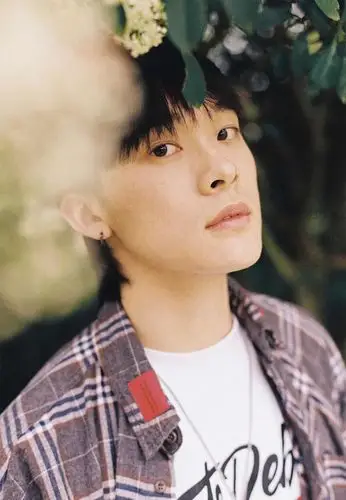 男生拍照pose大全用简单自然的姿势你也能拍照帅气有风格