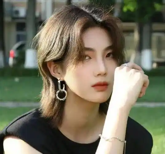 文艺风短发发型 轻松打造日系小清新风格