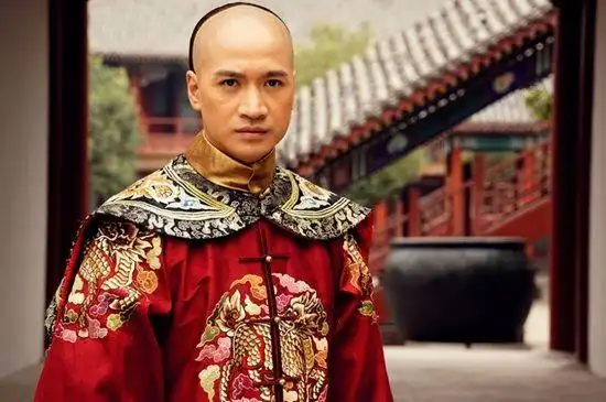 《倾城绝恋》首播 何晟铭演绎悲情王爷