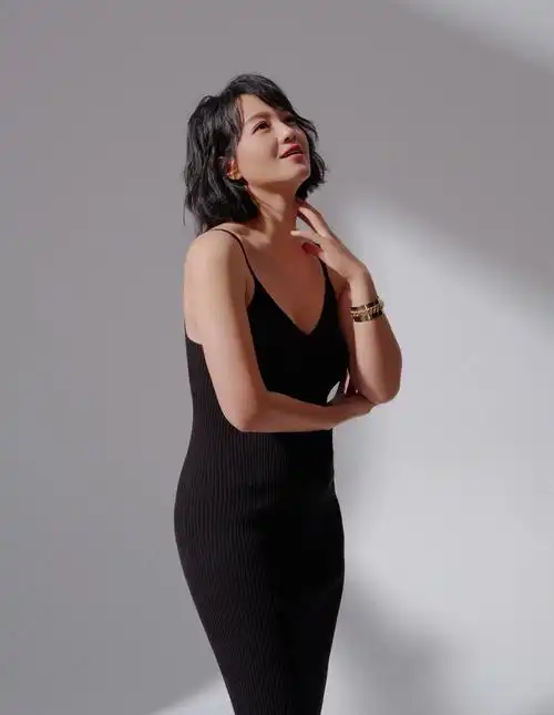 回顾朱丹我这辈子正确的决定就是在39岁高龄为小丈夫生儿子