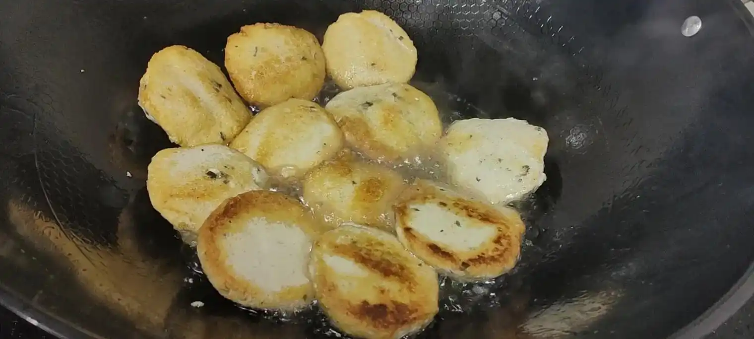 简简单单又一餐 #豆腐圆子纯手工  - 抖音