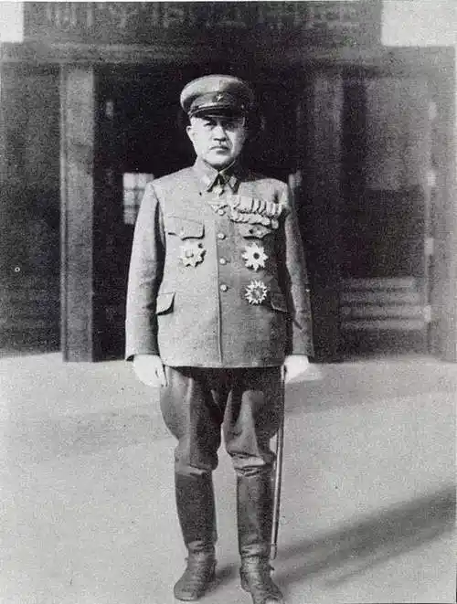 武藤章,日本陆军中将,1936年任关东军参谋部第二课课长,擅长搜集情报