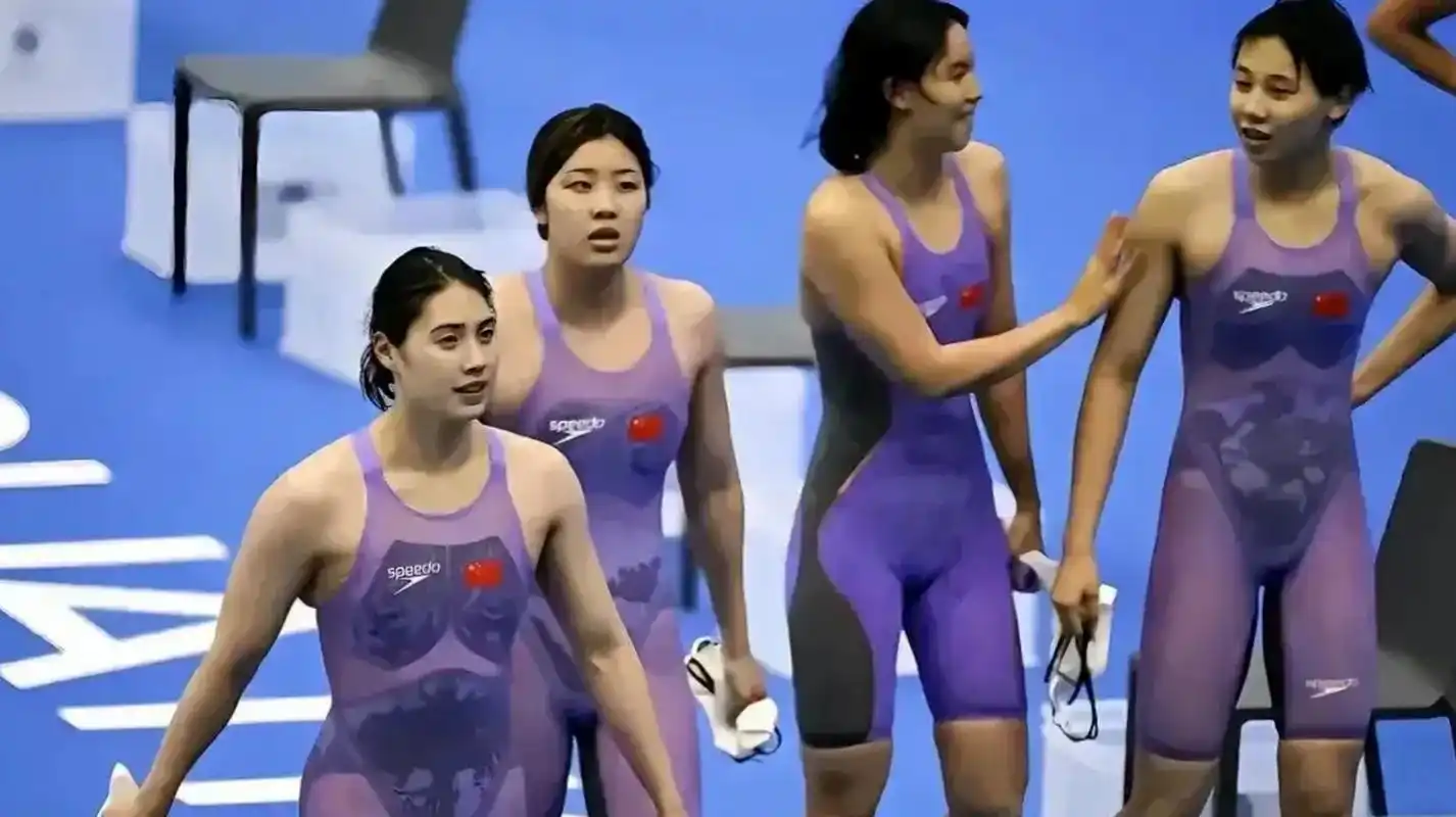 今年中国游泳队的泳衣,欣赏一下!