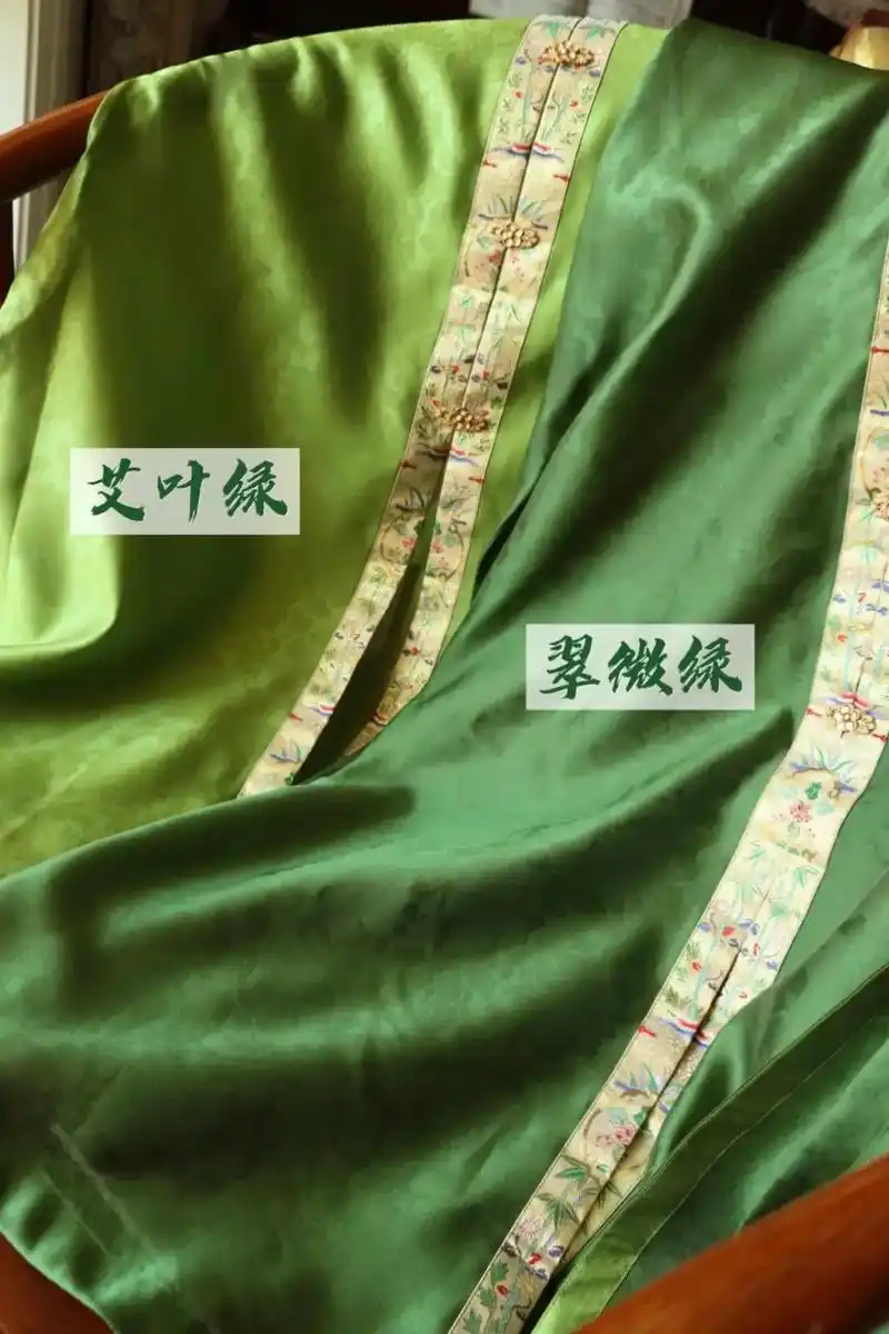 哑光感缠枝莲纹暗花纱.这次的面料对比从前的织法做 - 抖音