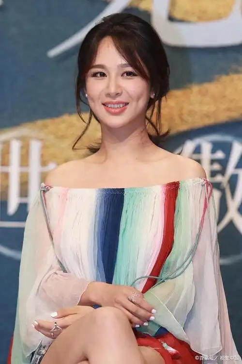 杨紫,这个名字如今已经家喻户晓,成为了中国大陆娱乐圈中备受瞩目的女