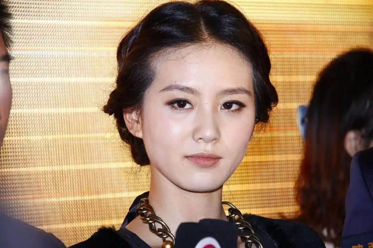 刘诗诗,也算是,笑起来,比不笑更好看吧?