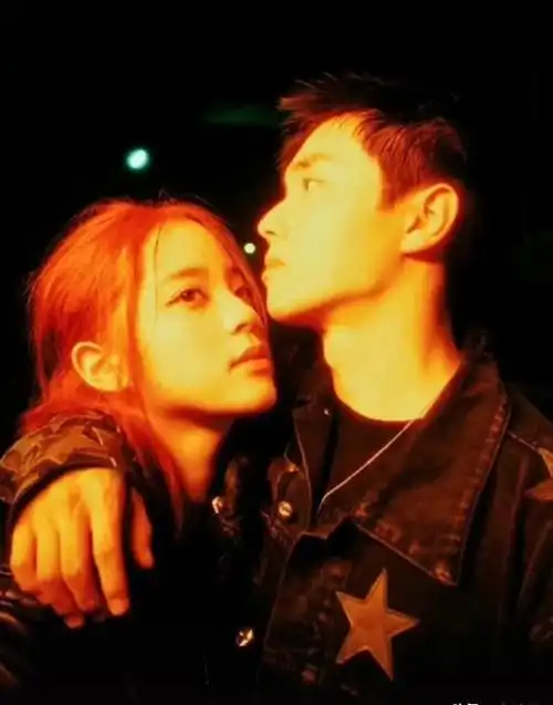 00后"绯闻小花"欧阳娜娜,23岁就有9任绯闻男友,果真不简单!