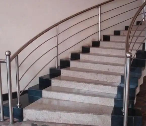 不锈钢楼梯扶手的做法