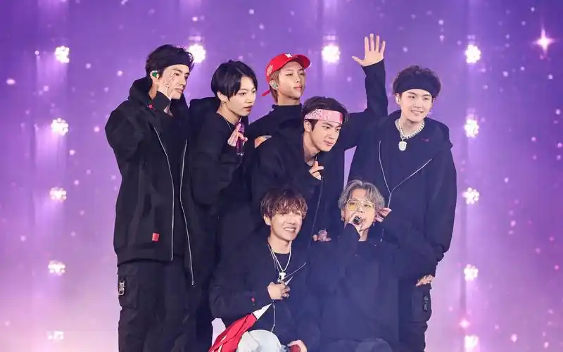 【bts】【防弹少年团】演唱会舞台混剪 "在你们最爱的地方继续发光吧"