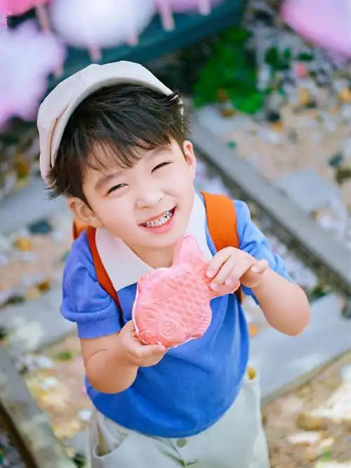 樱花宝宝照花影斑驳都不及你的笑眼78