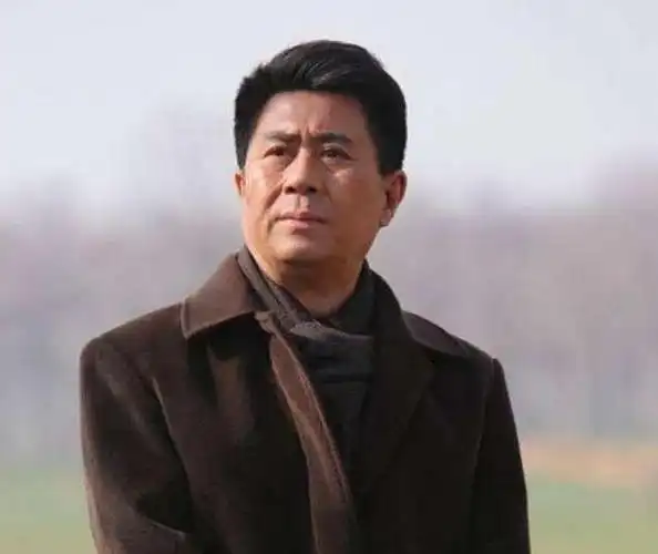 原创他凭庐山恋爆红与相爱10年张芝华离婚却转身娶了尤勇前妻