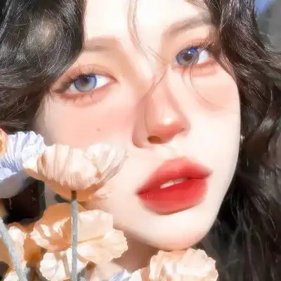 真人浓妆唯美高冷的女生头像图片