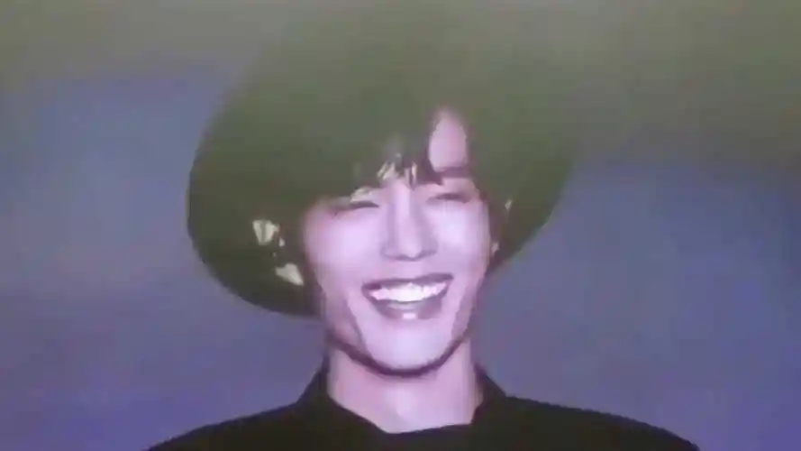 肖战笑容,第一个因为笑容而上热搜的男人,同时牵住了千万少女的心!