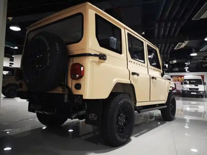 实拍2021款北汽212,10万元入门硬派越野,情怀不是全部