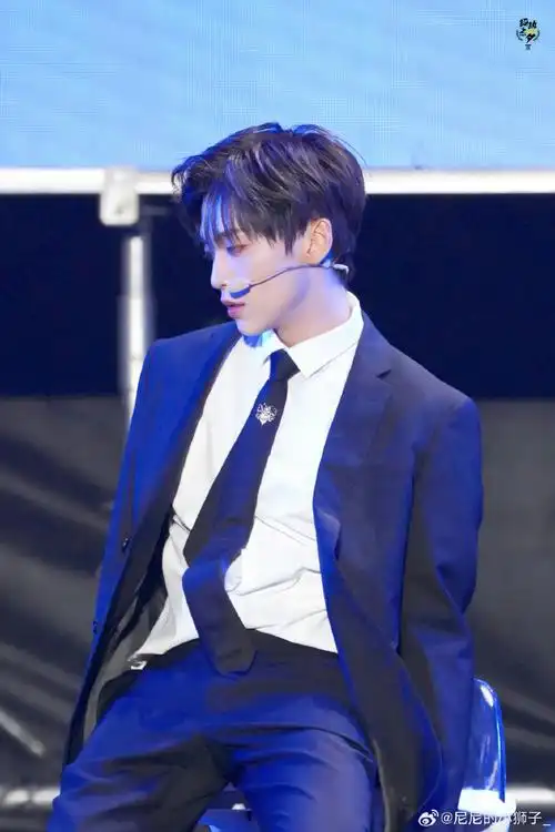 余景天粉丝吃这么好#请余景天把西装焊丝在身上吧!