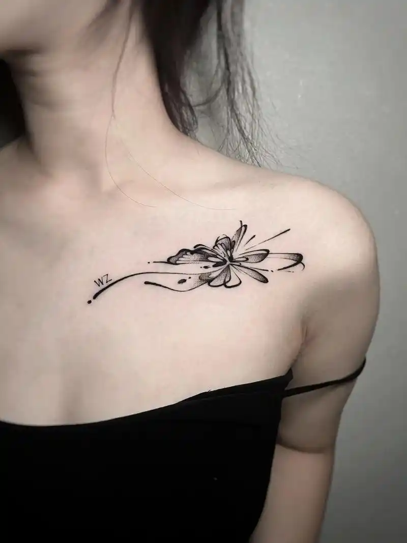 锁骨蝴蝶.#纹身 #适合女生的纹身图案推荐 #tattoo - 抖音