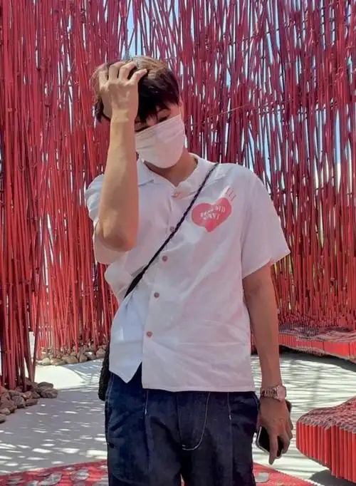 exo kai神赐的比例 颜值……致命的光环|金钟仁|exo|长腿_网易订阅