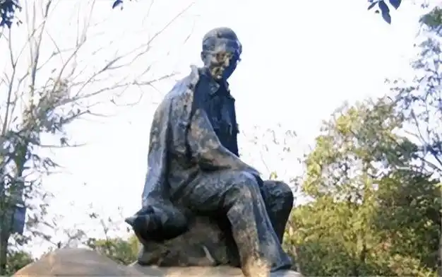 作家周立波逝世,临终嘱咐妻儿将一生积蓄捐给国家,数目却不敢信