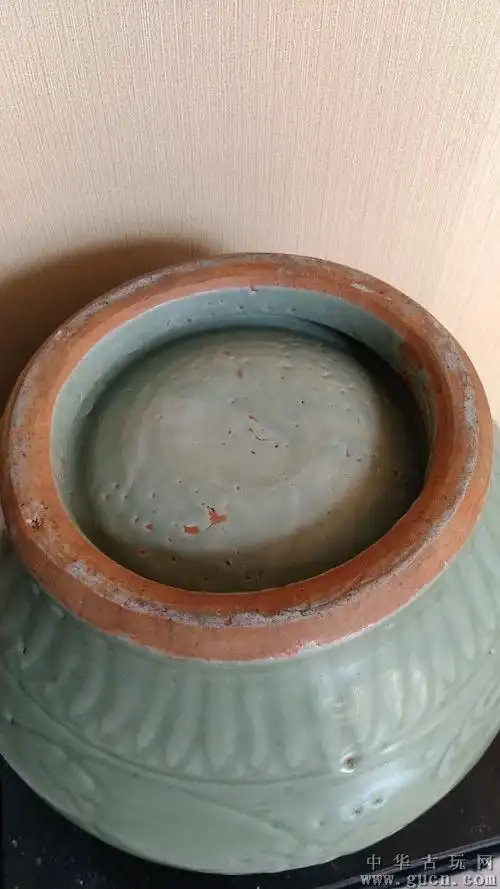 元代龙泉窑荷叶盖罐