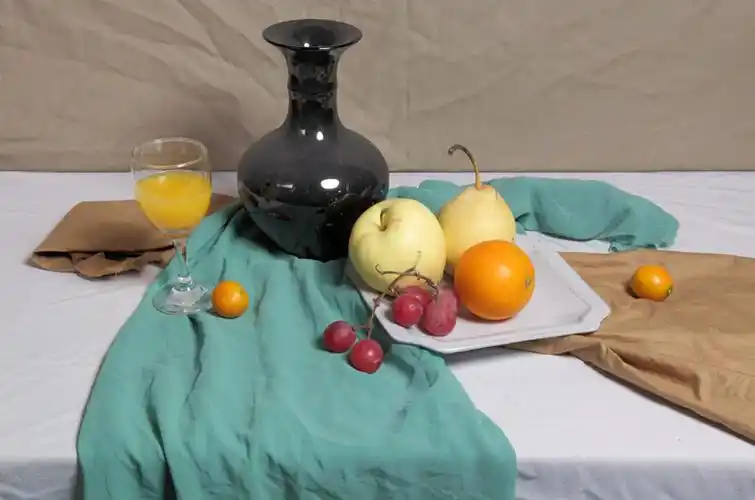 小色稿步骤:以重色罐子和水果为主的绿色调静物