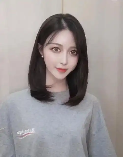 2021流行四款减龄时髦锁骨短发