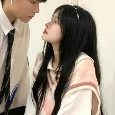 抖音超甜的真人恩爱情侣头像图片