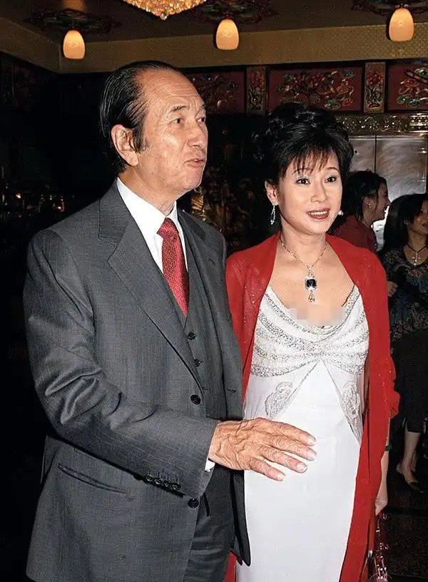 赌王四位太太各有千秋时常争风吃醋三太直言是女人都不会开心