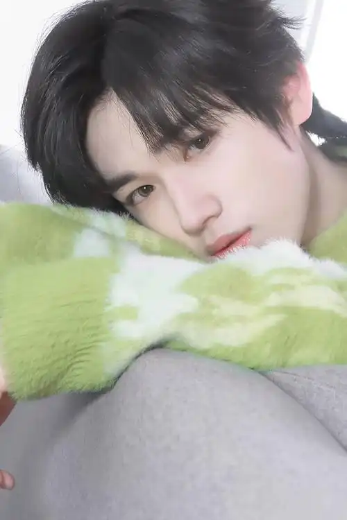 有无宋亚轩神图,求求了? - 知乎