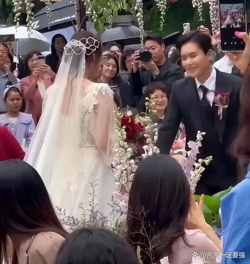 super junior厉旭婚礼上合体,13人合影,周觅,刘宪华,韩庚都在