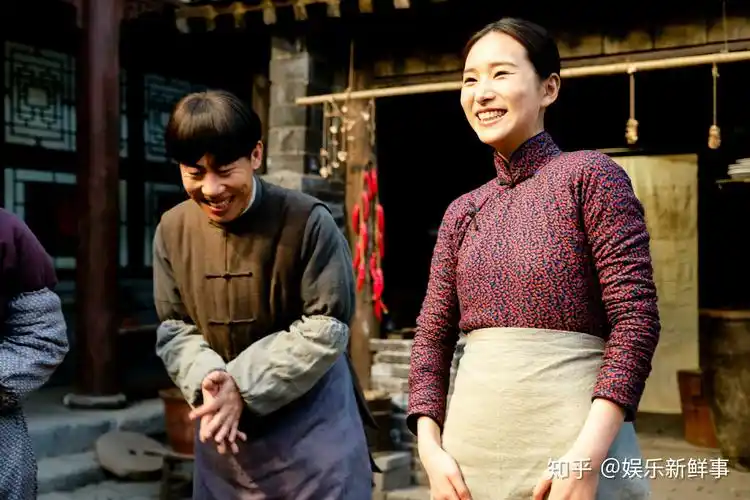 作为建国70周年献礼剧,《光荣年代》讲述了建国初期以郑朝阳(张译饰)