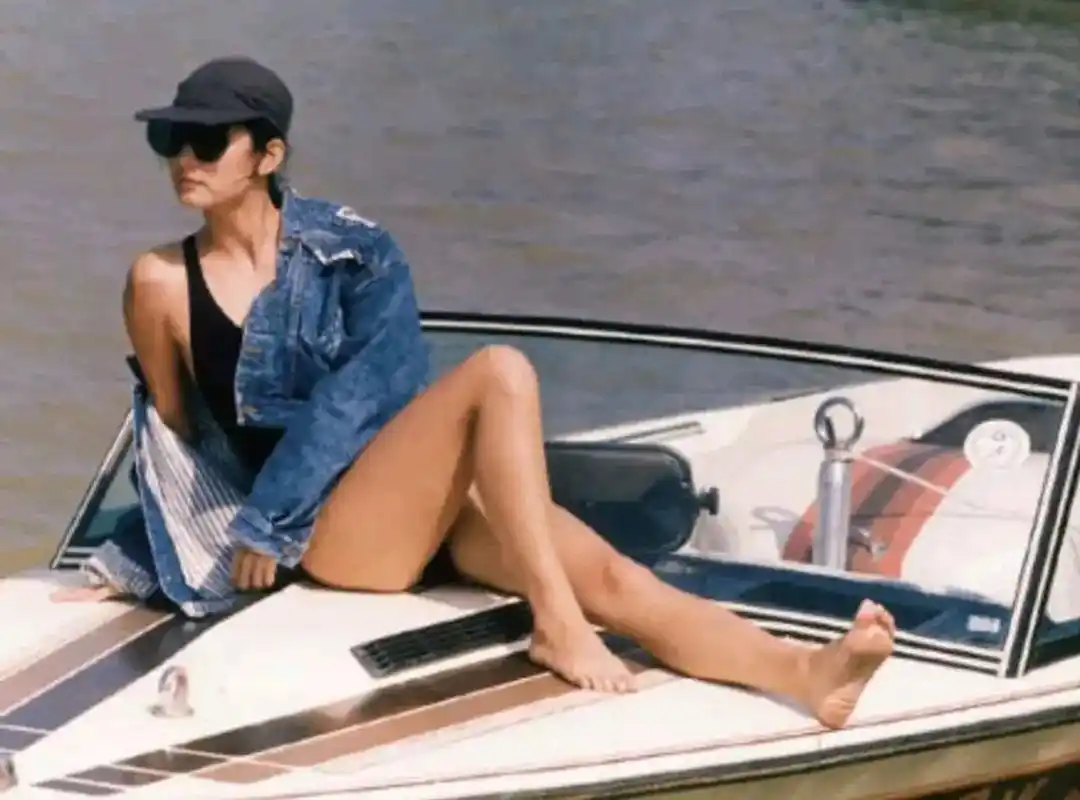 夏夜福利·林青霞飒爽泳装照片首次曝光,这是她颜值最高的时候,身材好