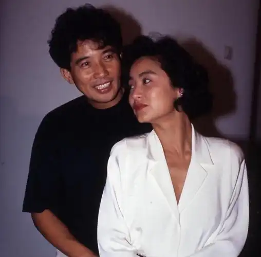 回顾这些丑男通过钞能力拿下绝色女明星林青霞榜上有名