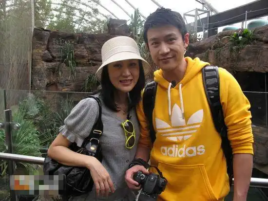 陆毅郝蕾夫妇已确认加盟陶昕然与何建泽近日,《为她而战》官微推出"