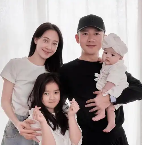 如今二胎妹妹已经一岁半,秦子越也才只有36岁,完全可以响应号召,再