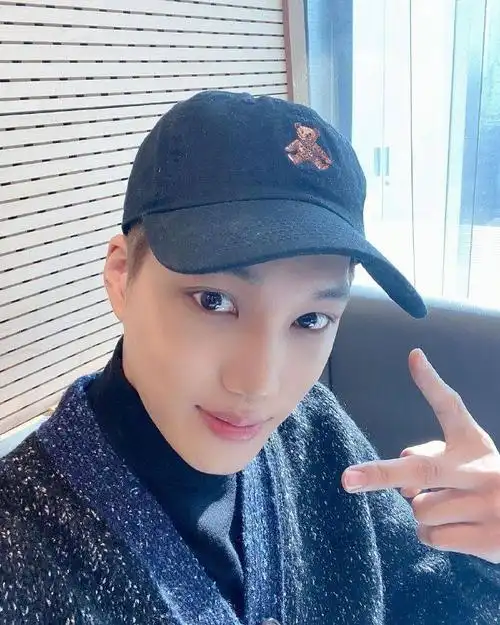 查收今日份的新鲜自拍熊熊的帽子也是小熊