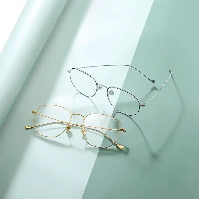 眼镜界流传着"20元的镜架,200元是讲人情,300元是讲交情,400元是讲