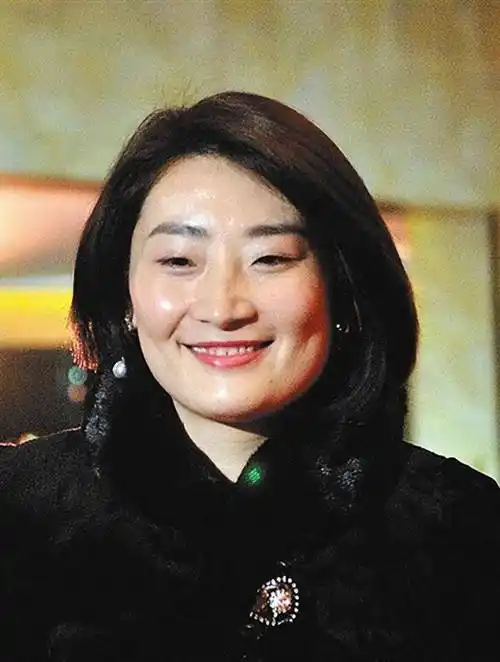 娃哈哈公主宗馥莉近况她变瘦了也会打扮了40岁的她至今未婚