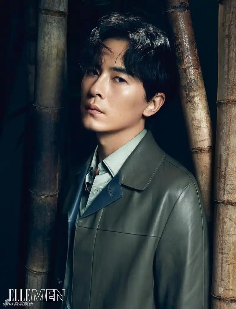 郑元畅忧郁写真 深情眼神上演型男魅力