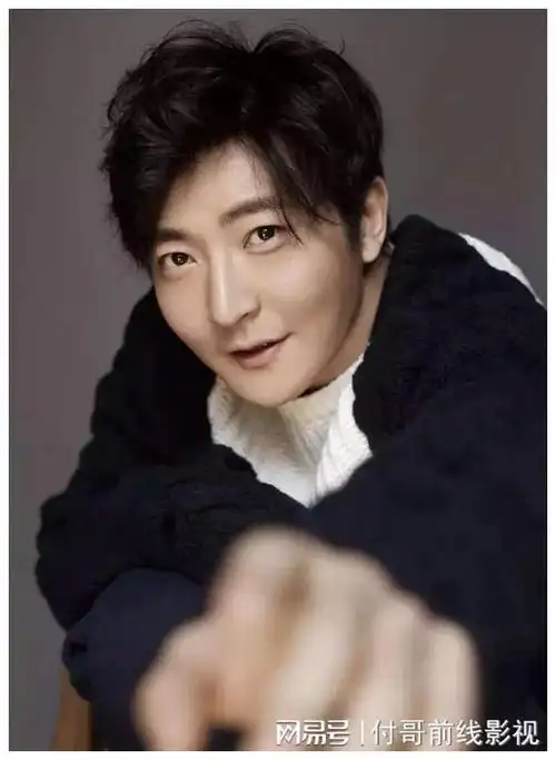 郭京飞以自己的才华和努力成就了演员生涯