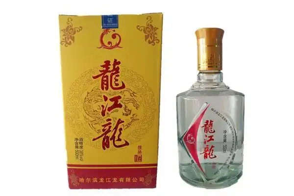 推出了龙江龙,龙江春和阿什河这三大系列上百款单品,使得酒水成品芳香