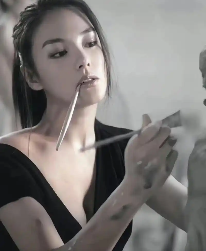 张雨绮早期照片真的是绝绝子,为什么还要去整呢?