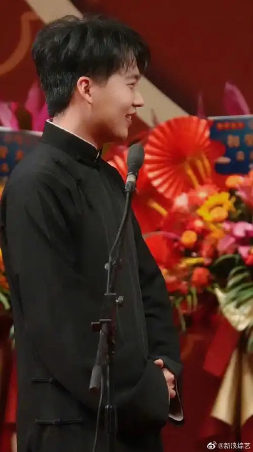 郭麒麟终于穿大褂了