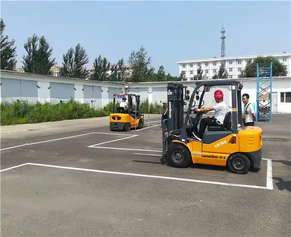 佳木斯市叉车驾驶员培训工作及考试顺利完成