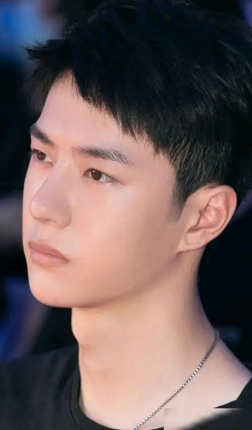 王一博最新短发造型出炉陈警官上线你爱了吗