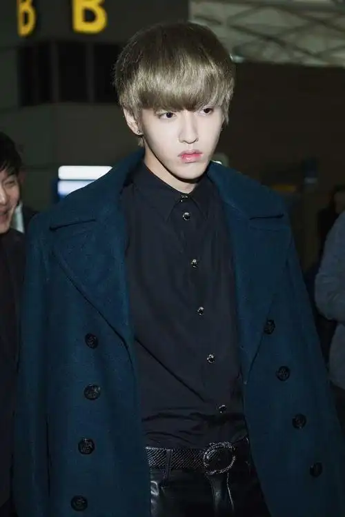 吴亦凡跟exo的kris是一个人吗?为什么差这么多?