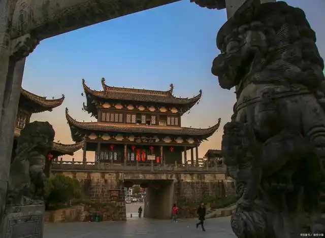 安徽16个地标建筑,哪一个颜值最高?|昭庆寺|中江塔|六安_新浪新闻