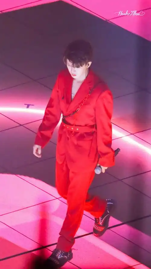 东方卫视618超级秀 续9p一袭红衣如画  旋舞繁华三千@任嘉伦allen