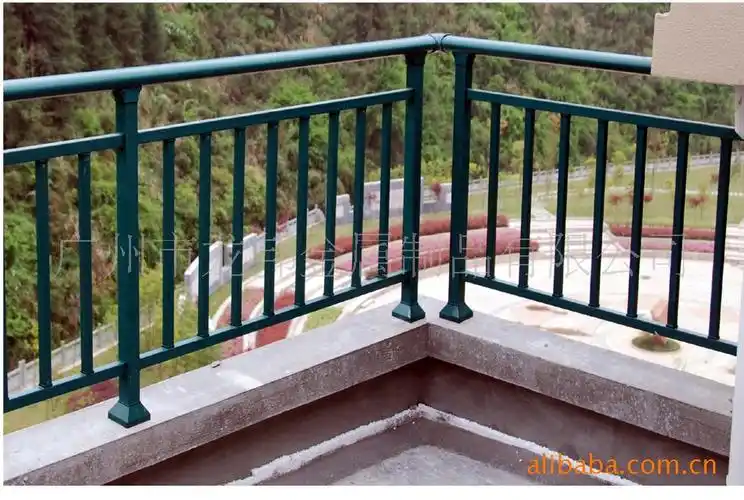 广州供应焊接铁艺阳台栏杆 lb-b-f-039